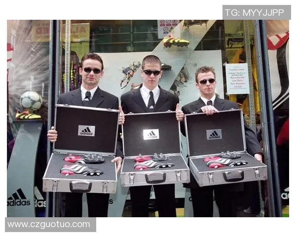 穿纽巴伦足球鞋的球星们 如何用专业装备提升竞技表现与赛场表现 穿纽巴伦足球鞋的球星们 如何用专业装备提升竞技表现与赛场表现