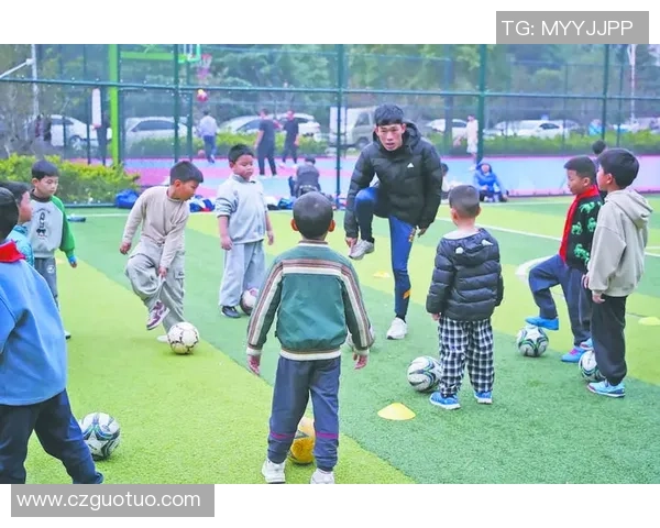 球星孩子在绿茵场追梦展现天赋与拼搏精神引发广泛关注